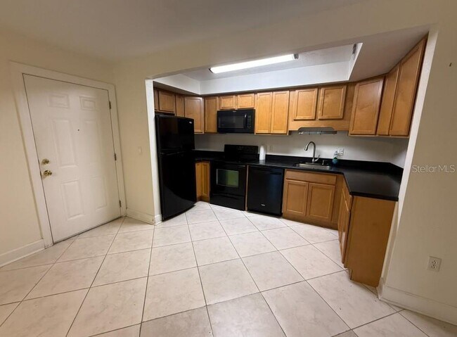 Foto del edificio - 631 N Orange Ave