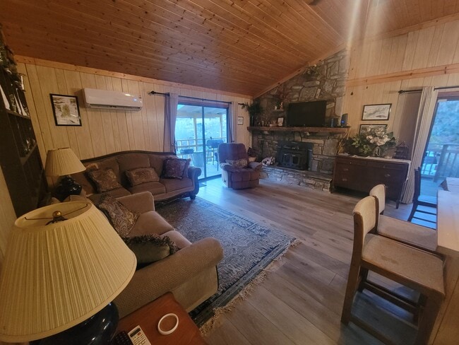 Foto del edificio - 260 Shuler Dr