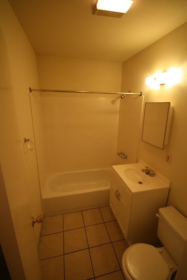 Foto del edificio - 2310 Rose Dr
