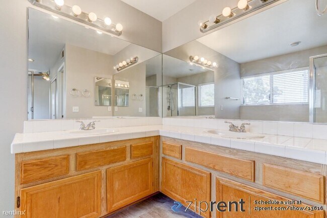Foto del edificio - 4 br, 2.5 bath House - 4839 Ebony Ridge Rd...