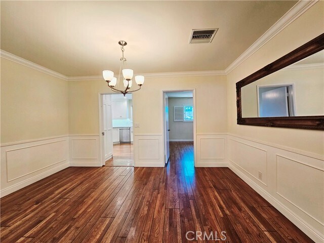 Building Photo - 512 N San Marino Ave