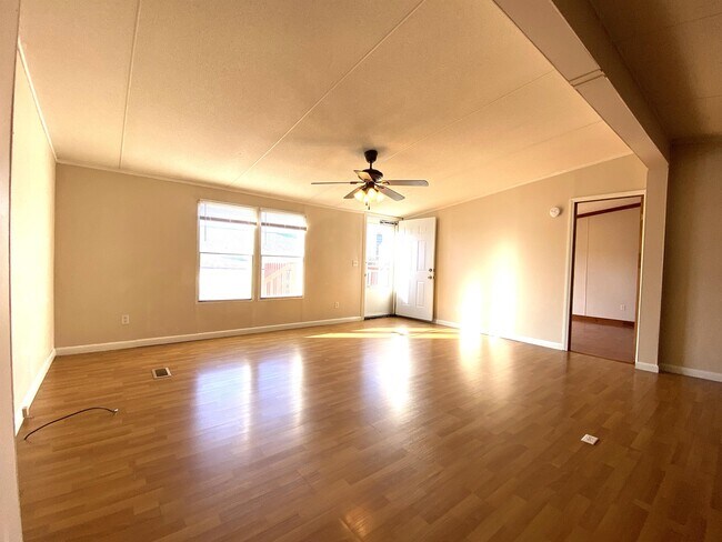 Foto del edificio - 54 Windy Hill Rd