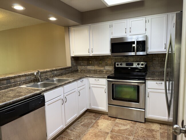 Building Photo - 1301 Eagles Trace Path