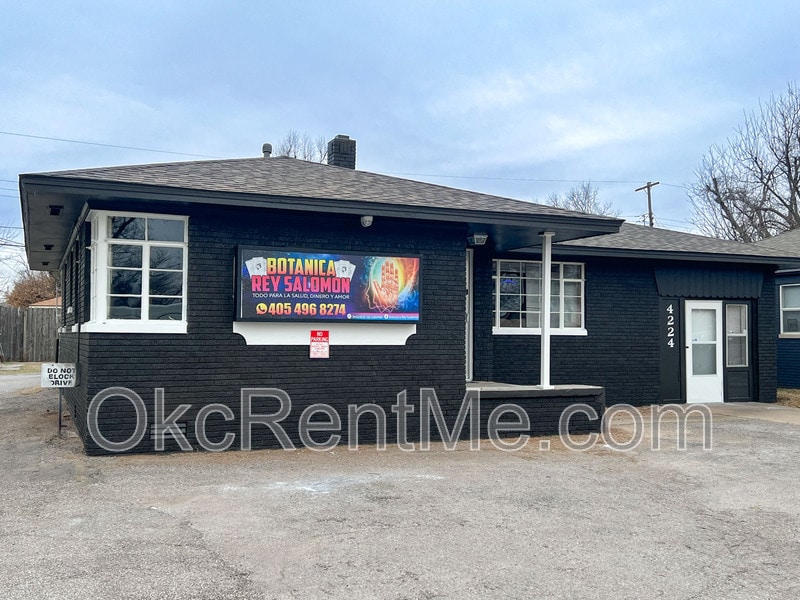 Primary Photo - 4224 NW 23rd St