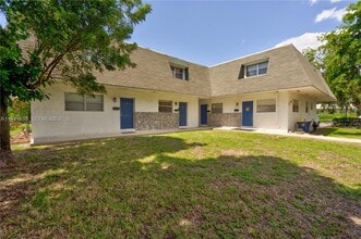 Building Photo - 502-504 Phippen Waiters Rd