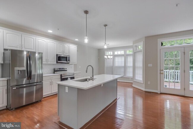Foto del edificio - 18001 Foxworth Ct