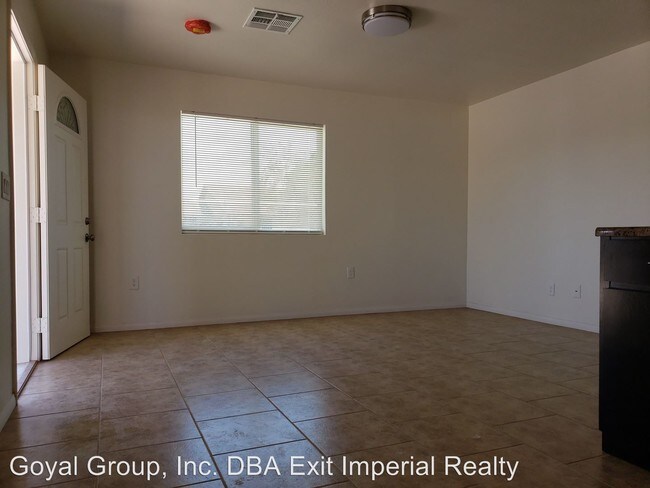 Building Photo - 942 E St