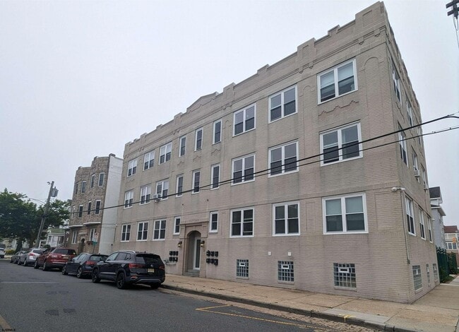 Building Photo - 2 S Oakland Ave