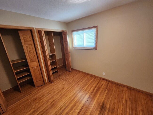 Building Photo - 5108 Emerson Ave N