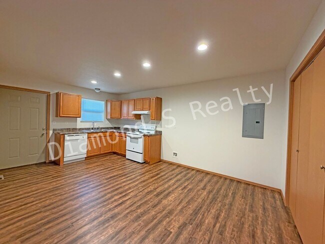 Foto del edificio - Cute and Clean 3 Bedroom Home Available!