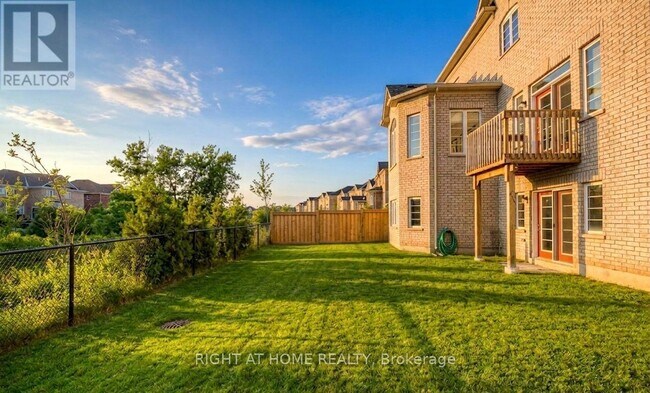 Building Photo - 3182 Sunflower Dr