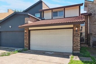 Building Photo - 1302 Summerwood Ln