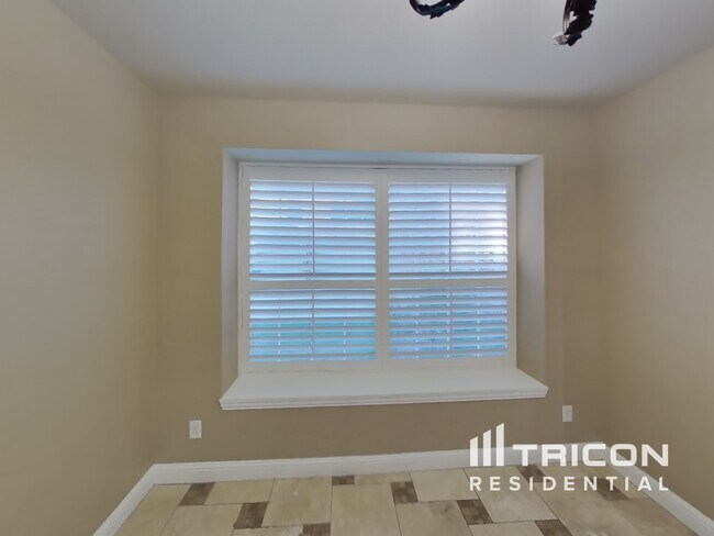 Foto del edificio - 1609 Teakwood Dr