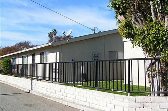 Foto del edificio - 17442 Queens Ln