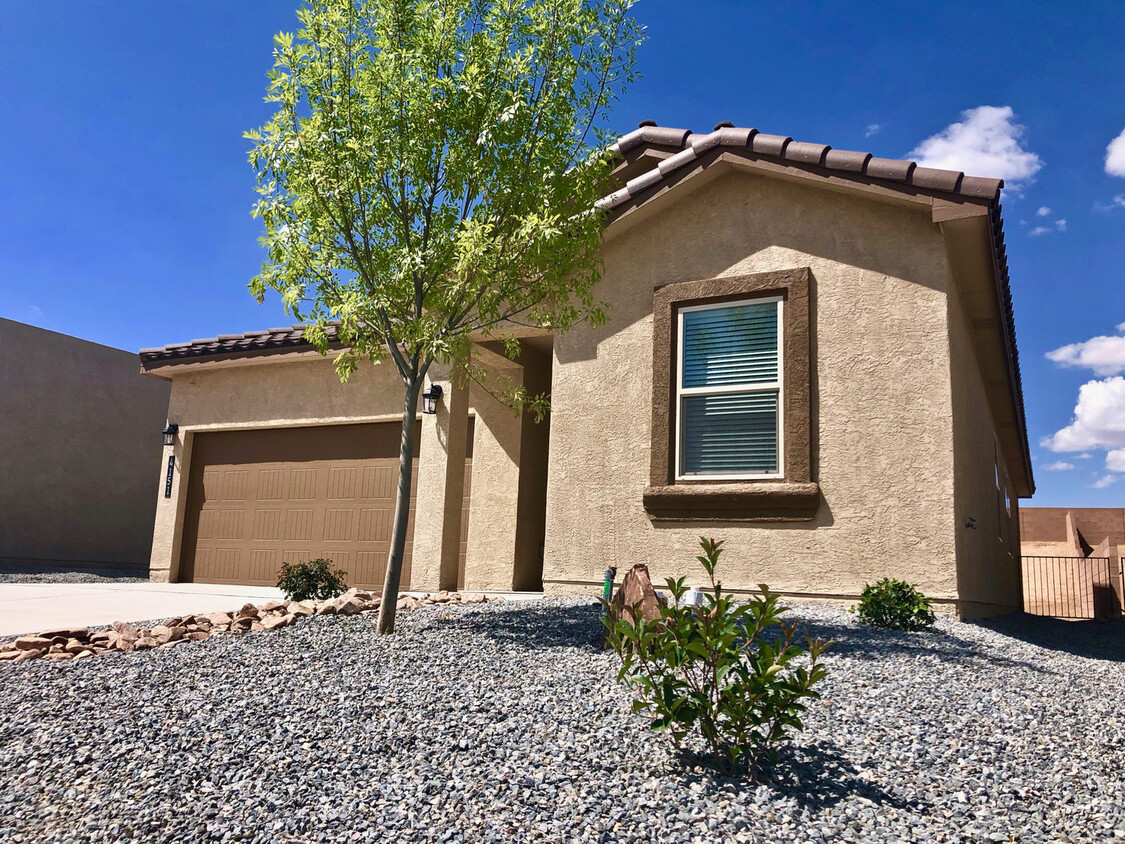 Foto principal - Amazing Home in Rio Rancho! Near Cleveland...