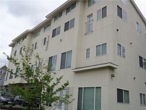 Building Photo - 210 E 32nd St