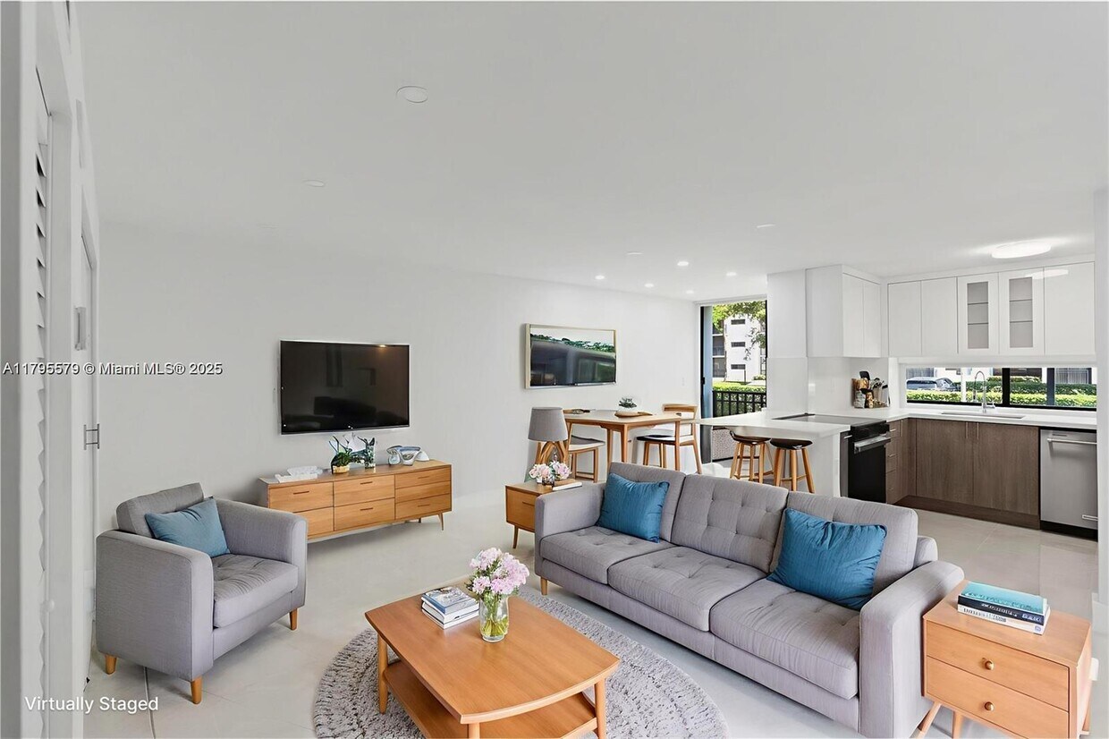 Foto principal - 17011 N Bay Rd