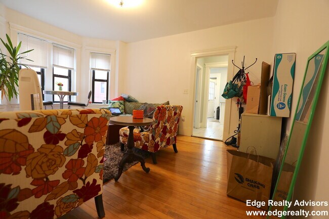 Foto del edificio - 8 Royce Rd