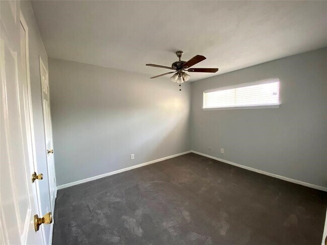 Foto del edificio - 1529 Wirt Rd