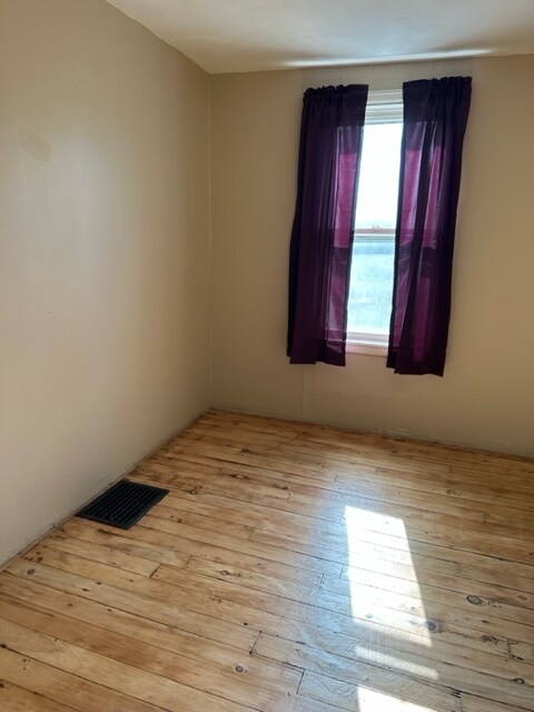 Foto del edificio - 11 Hughes Pl