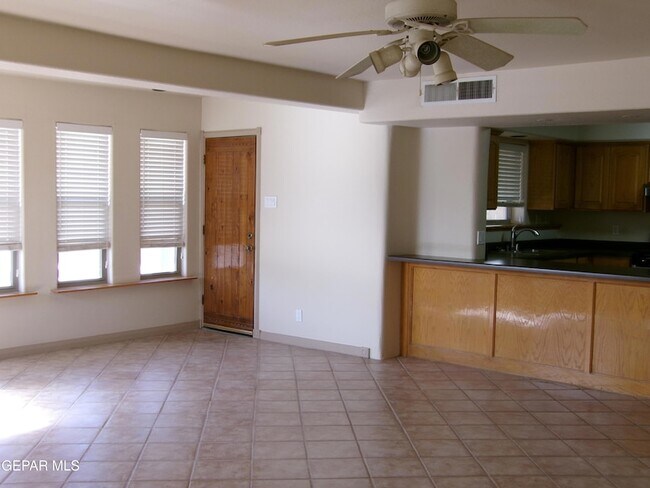 Foto del edificio - 3933 Emory Rd