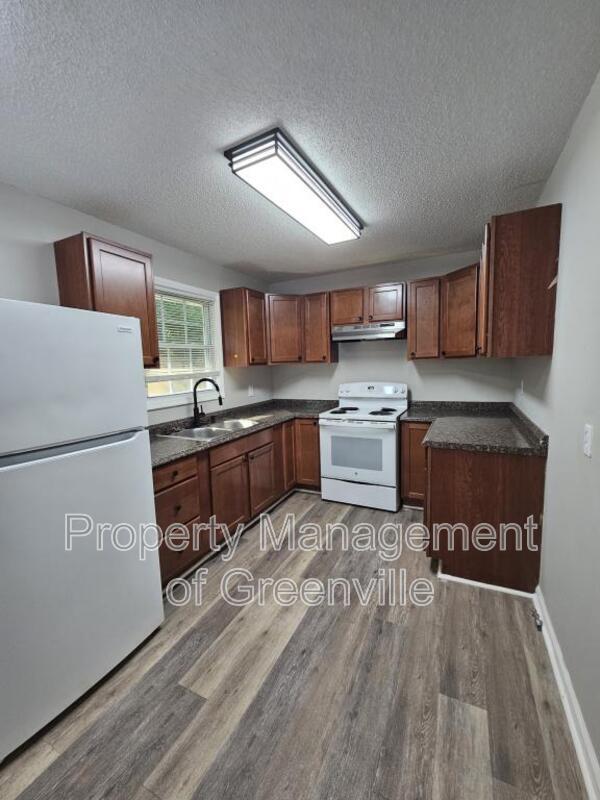 Foto del edificio - 355 Woodview Ave