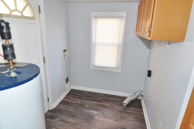 Building Photo - 139 N Bodmer Ave