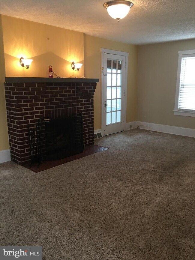 Building Photo - 208 NJ-156