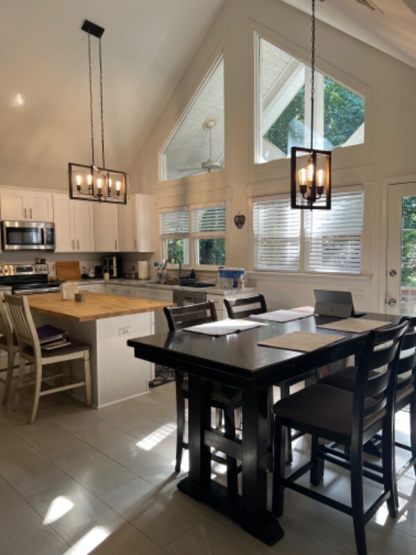 Foto del edificio - 136 Hickory Hills Dr