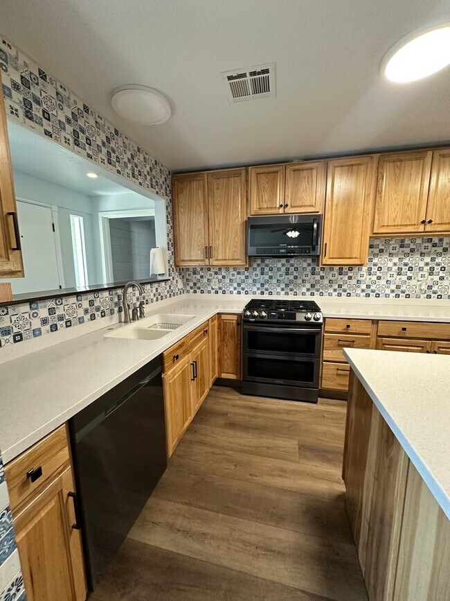Building Photo - SW Visalia Home coming soon with pool!