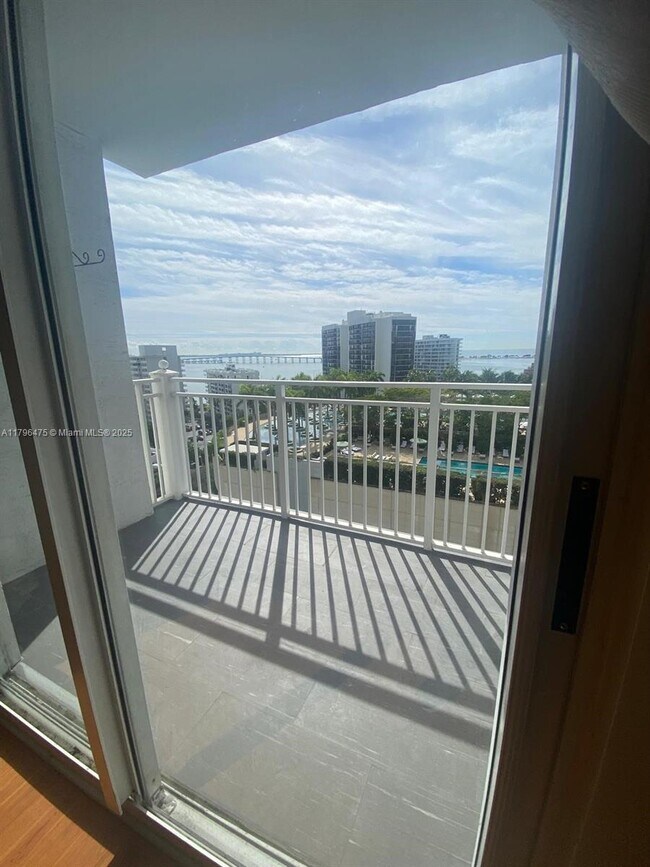 Foto del edificio - 185 SE 14th Terrace