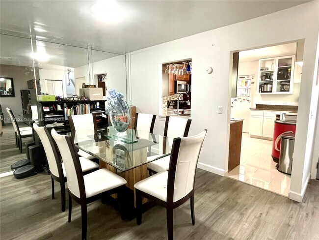 Foto del edificio - 7022 Edgemere Terrace
