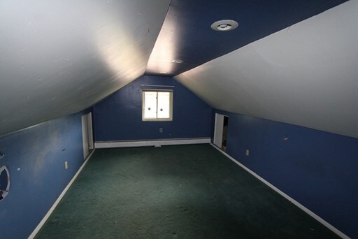 Building Photo - 10348 Lindberg Ave