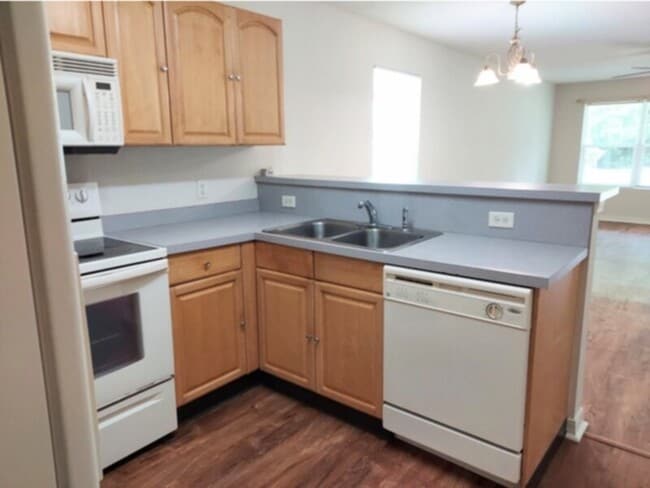 Foto del edificio - 3 Bedroom House in City Limits Available. St Augustine.