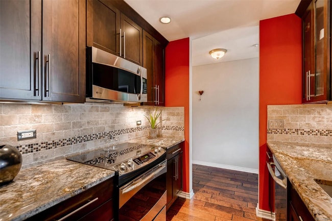 Building Photo - 300 W 11th Ave