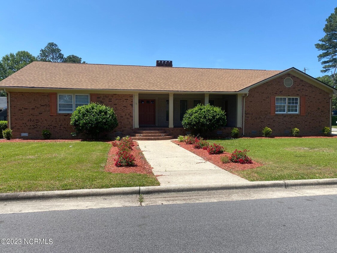 Foto principal - 1300 Marlow St