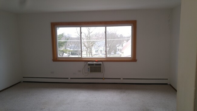 Living Room - 207 N Main St