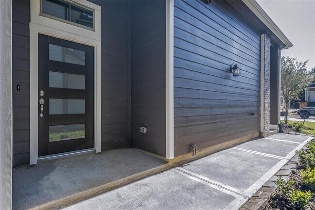 Foto del edificio - 235 N Spotted Fern Dr