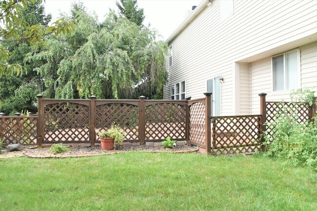 Building Photo - 14279 Esprit Dr