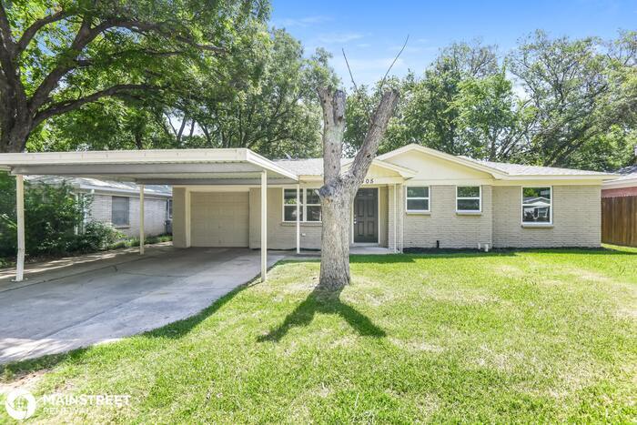 Foto principal - 405 S Judd St, White Settlement, TX 76108