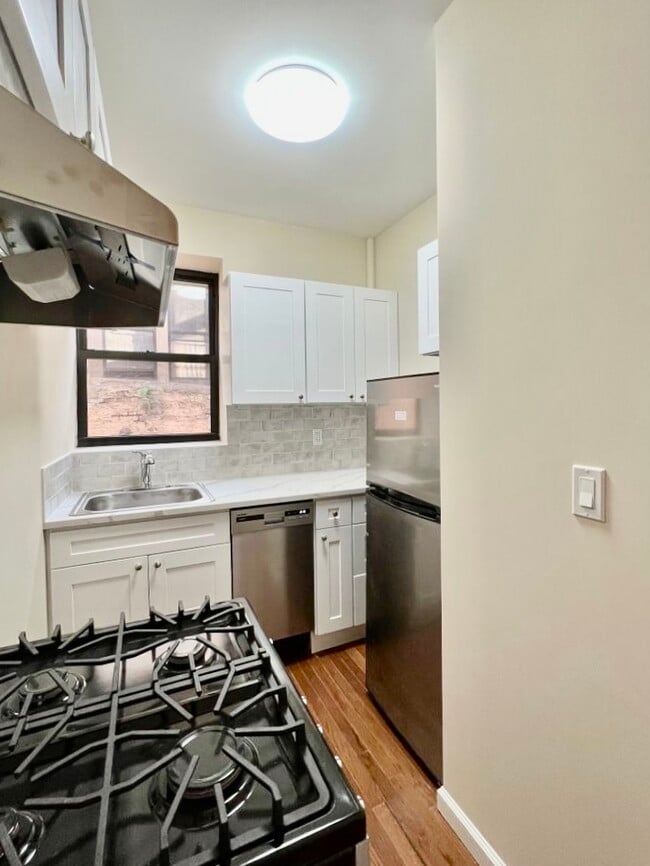 Foto del edificio - 270 E 78th St