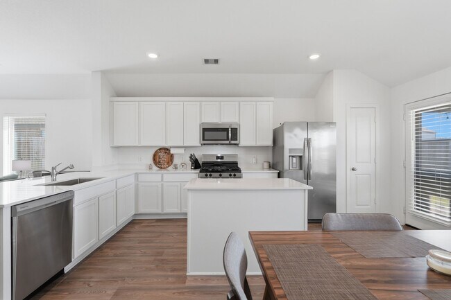 Foto del edificio - 651 Spring Ashberry Ct