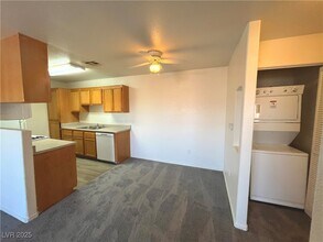 Building Photo - 4730 E Craig Rd