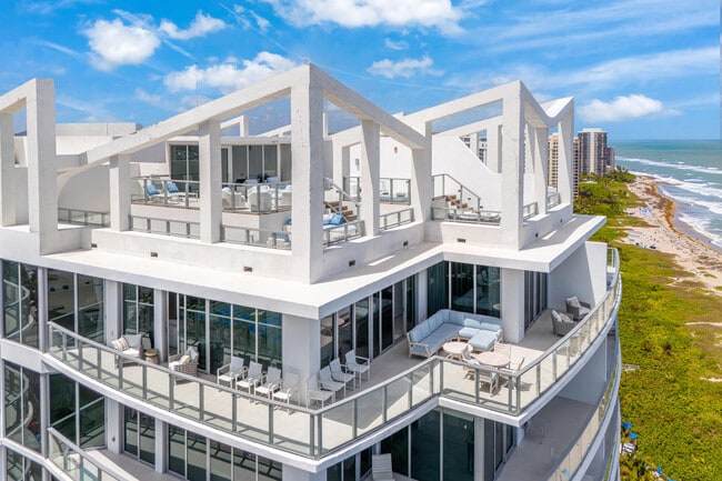 Foto del edificio - 3100 N Ocean Dr