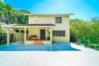 Building Photo - 927 SW 15th Ave
