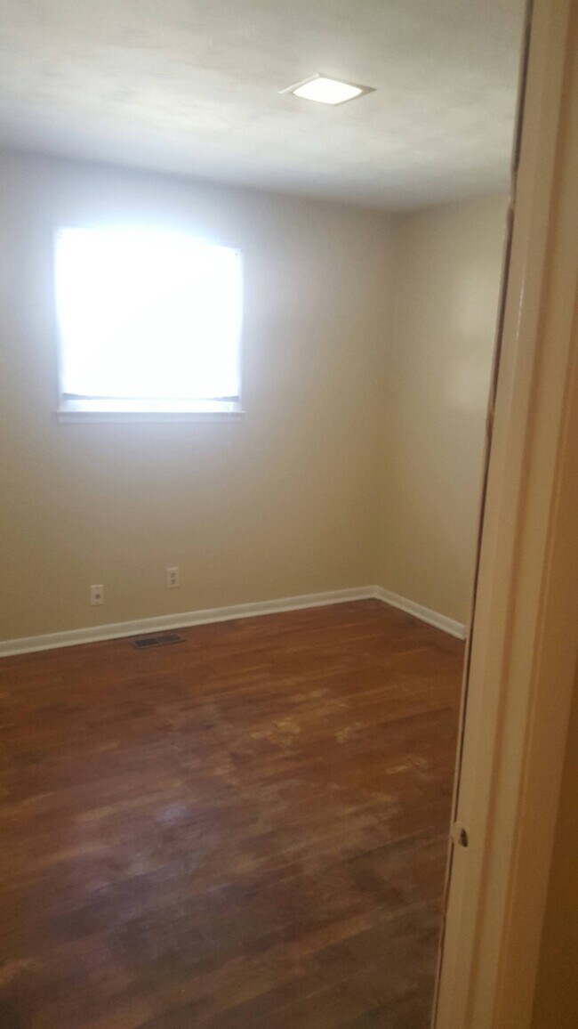 Building Photo - 1 S Coler Ave