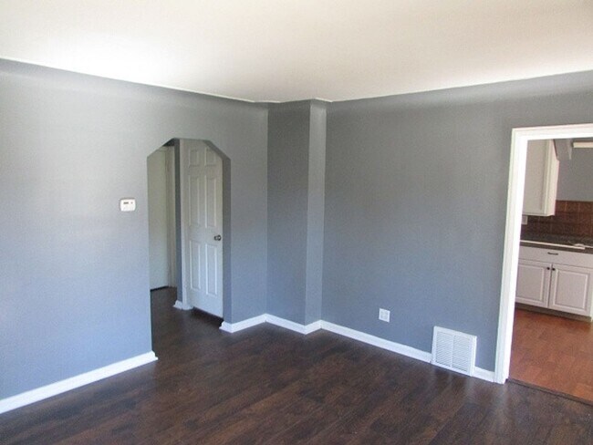 Building Photo - BELOW MARKET RENT!