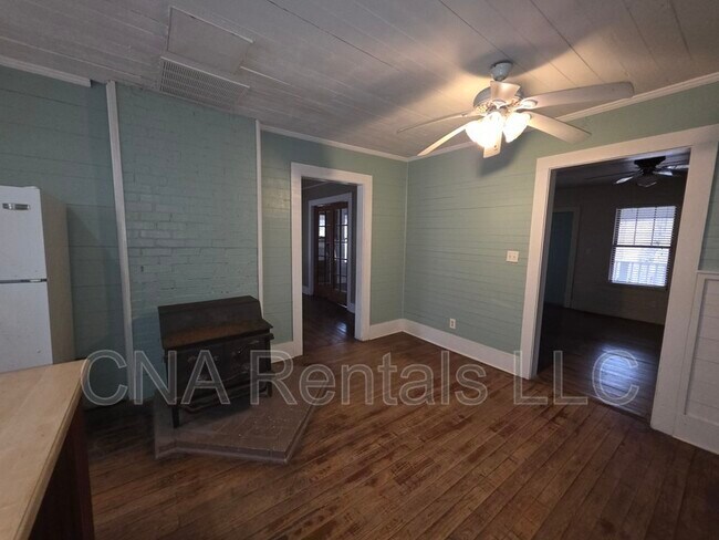 Foto del edificio - 170 Red Bank Rd