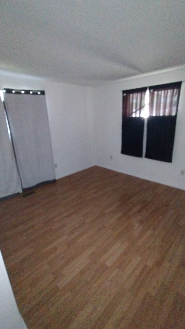Foto del edificio - 121 Blairwood Dr