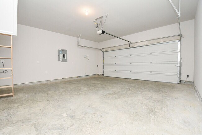 Foto del edificio - 16493 Moss Ln